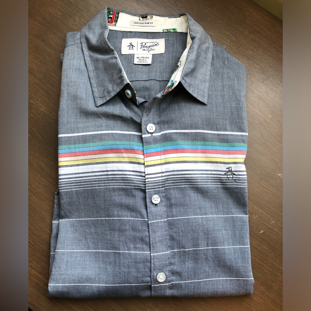 Very cool Men’s XL Penguin ss button up